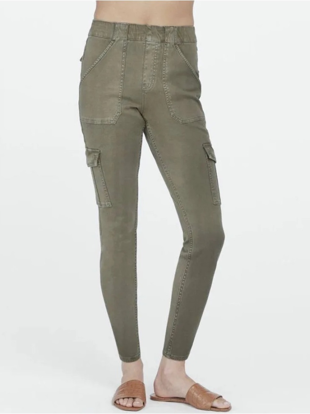 SPANX Stretch Twill Ankle Cargo Pants in Desert Dune Size Large